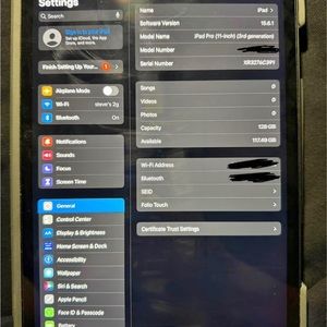 I pad pro 11inch 3rd generation has Magic Keyboard and screen protector